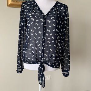 Lightweight summer top with sleeves